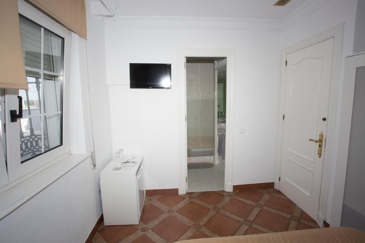 Alojamiento El Chaparro Barbate Junto A La Venta El Loro Exterior foto